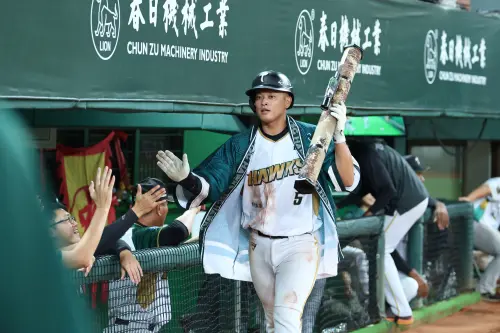 ▲台鋼雄鷹顏郁軒生涯初先發就開轟。(圖/台鋼雄鷹提供) ▲台鋼雄鷹顏郁軒生涯初先發就開轟。(圖/台鋼雄鷹提供)