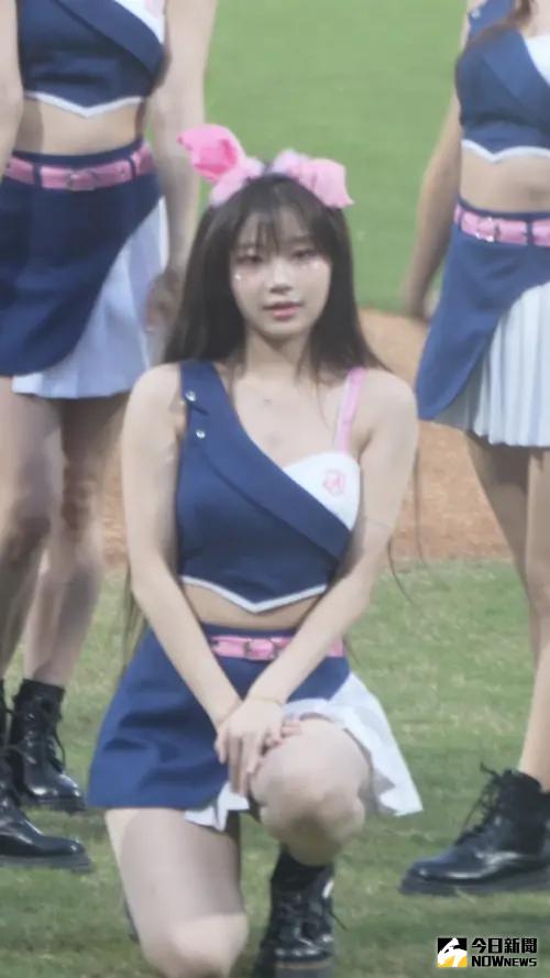 ▲不少球迷表示李珠珢（如圖）昨日賽前明顯心情就不好，並不像往常一樣跟一旁的隊友熱情互動、打鬧。（圖／讀者提供）