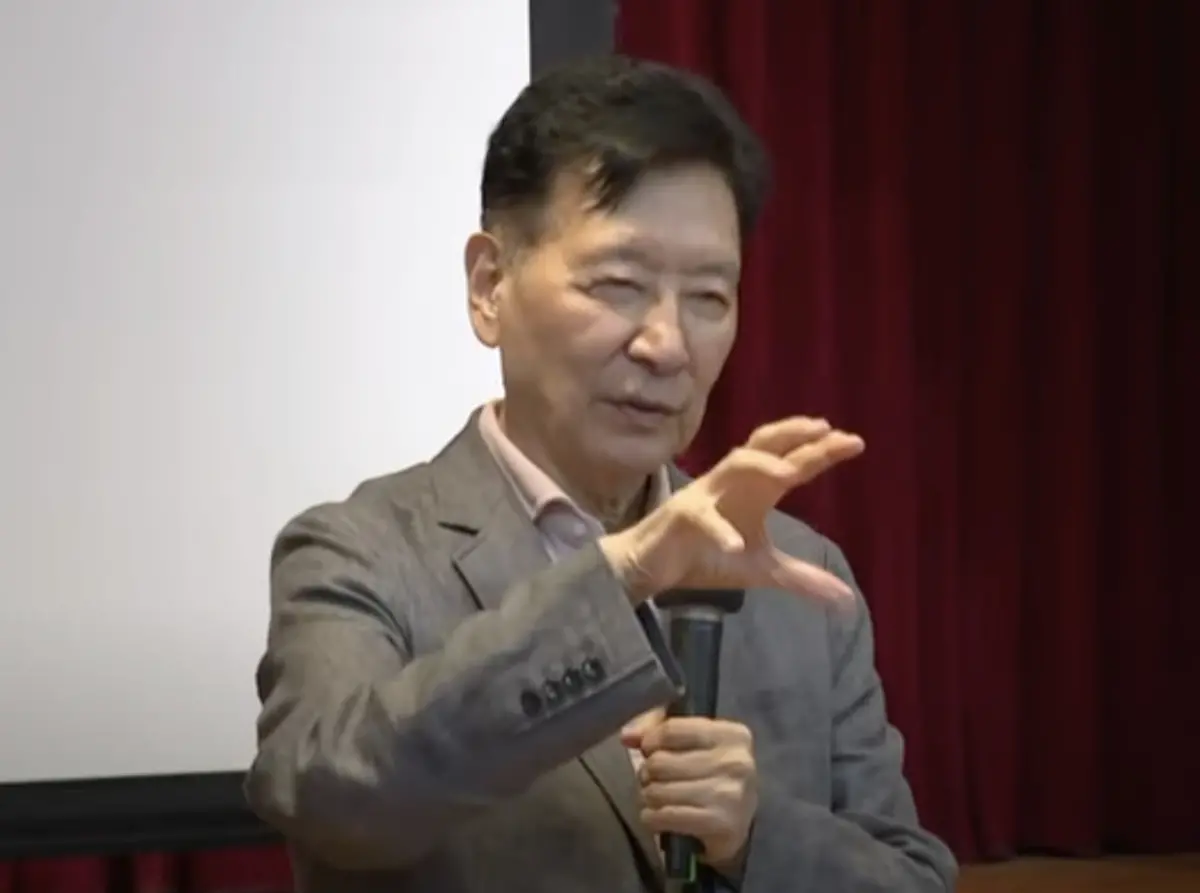 ▲戰鬥藍發起人趙少康宣布將在6月21日舉辦首場反罷免造勢大會，網紅「館長」陳之漢也會到場。（圖／翻攝畫面）