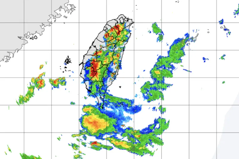 快訊／國家警報連發！2縣市豪雨特報　氣象署警告：大雨襲16地區