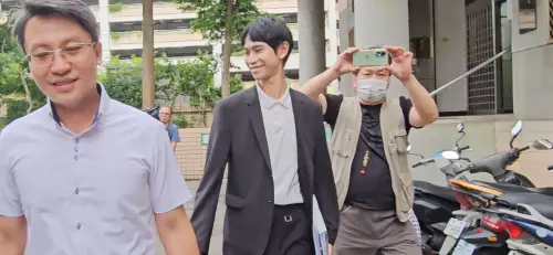 快訊/超尷尬!Andy、家寧分手互告等開庭同框畫面曝光 ▲Andy見到記者時,神情輕鬆自在。(圖/記者劉松霖攝)
