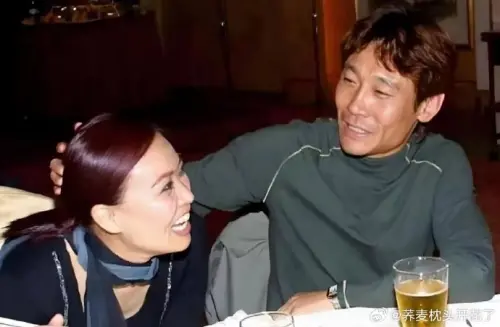 ▲那英居然也是戀愛腦！替國腳高峰「未婚生子」　同居10年分手秒嫁給他（圖／翻攝自微博）