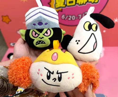 ▲大頭摺疊購物袋加價購199元,可收納為絨毛玩偶。(圖/記者鍾怡婷攝) ▲大頭摺疊購物袋加價購199元,可收納為絨毛玩偶。(圖/記者鍾怡婷攝)