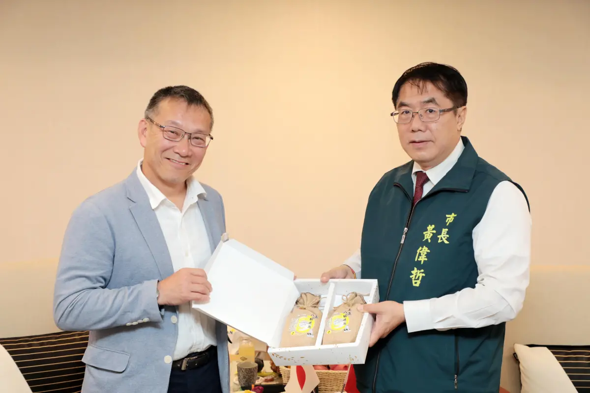 ▲日本伊勢丹社長雨宮隆一率團拜訪南市府，希望進一步拓展合作外，也邀請黃偉哲出席7月的「台南頂級芒果上架伊勢丹活動」。（圖／南市府提供）