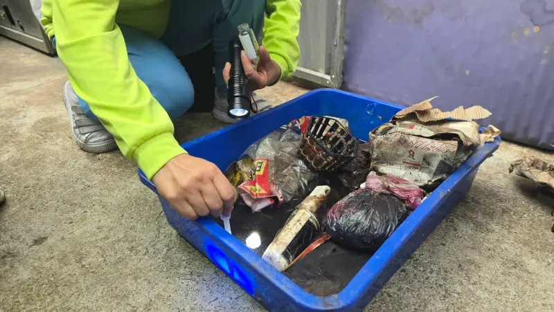 ▲防疫人員針對高風險場域孳生源檢查。（圖／高市府衛生局提供）