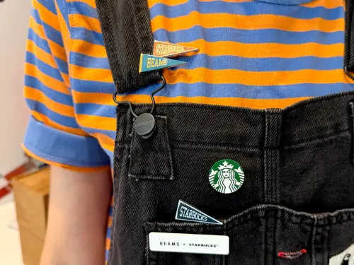 ▲「BEAMS徽章組」共有5個，可以隨心所欲搭配。（圖／記者蕭涵云攝）