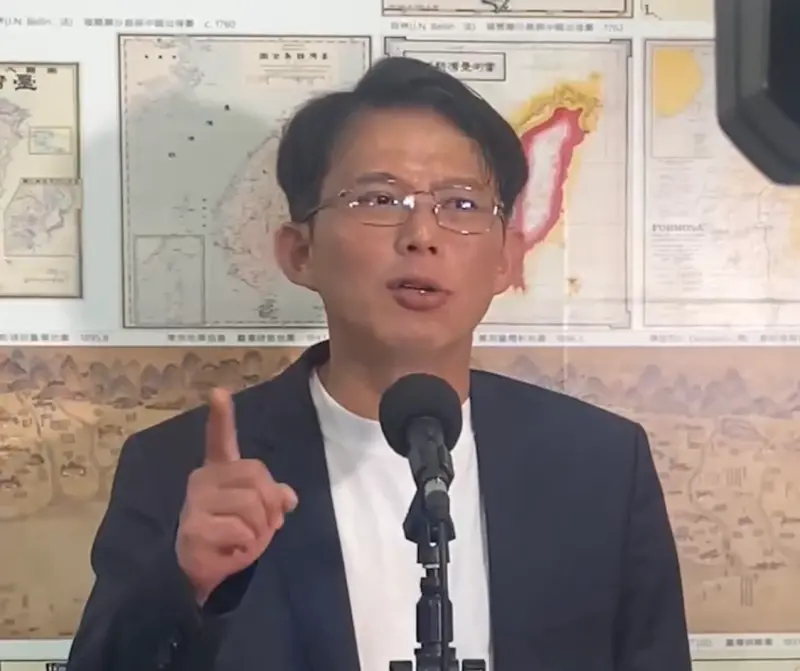 ▲民眾黨主席、立院黨團總召黃國昌繼續為「AI音檔」誰是「腳尾飯2.0」，跟北市議員苗博雅隔空交火。（圖／黃國昌辦公室提供，2025.06.19）