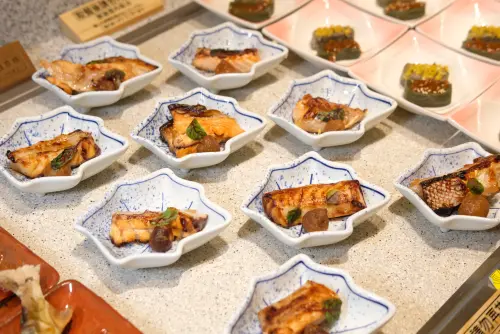 「NAGOMI 雅」用上許多百年老店的食材,像是兩次味噌醃漬的「山六旬魚西京燒」。(圖/記者葉盛耀攝) ▲「NAGOMI 雅」用上許多百年老店的食材,像是兩次味噌醃漬的「山六旬魚西京燒」。(圖/記者葉盛耀攝)