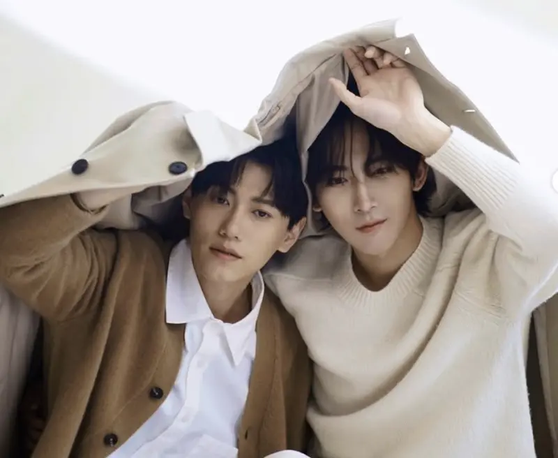 ▲黃宏軒（右）和邱宇辰（左）因合作《關於未知的我們》走紅，但下了戲卻頻爆不合，兩人唯一對一件事有默契，就是都沒當兵。（圖／翻攝自黃宏軒IG）