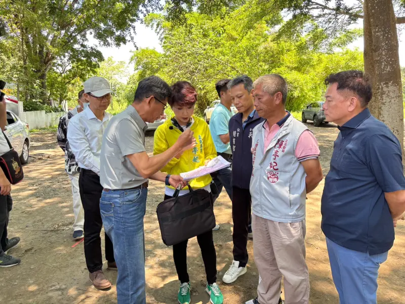 ▲陳亭妃會勘牛稠子遺址　籲跨部會守護林地文化完整性。（圖／陳亭妃提供）
