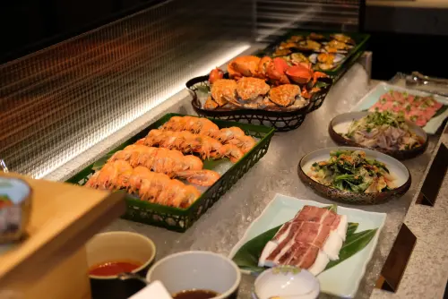 海鮮區有多種蟳蟹與鮮蝦等。(圖/記者葉盛耀攝) ▲海鮮區有多種蟳蟹與鮮蝦等。(圖/記者葉盛耀攝)