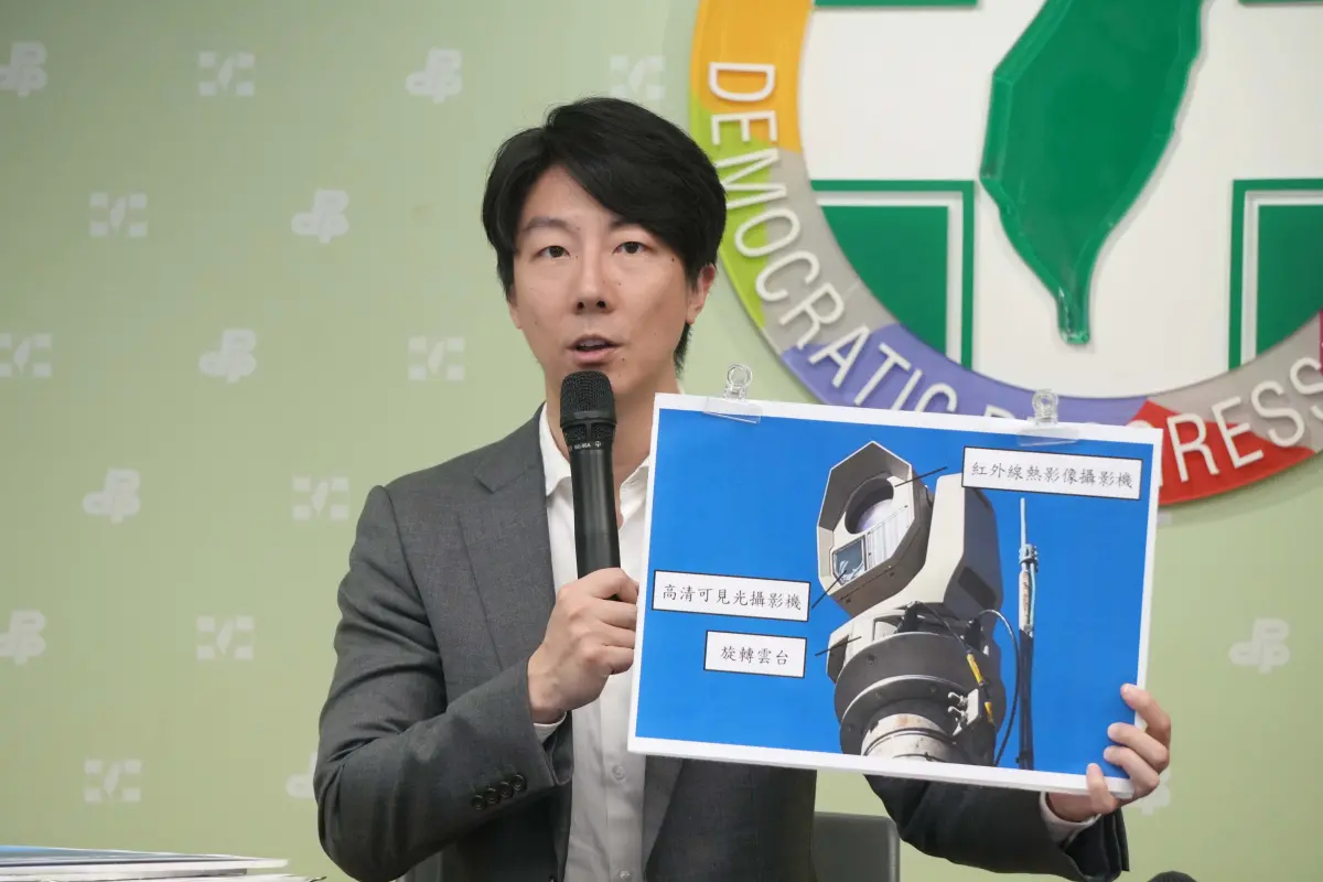 ▲吳崢呼籲，藍白勿再阻擋1500億預算。（圖／民進黨提供）