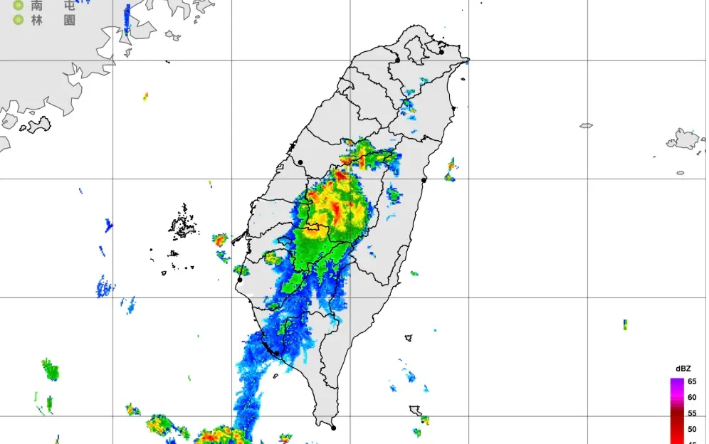 ▲午後對流雲系發展旺盛，易有短延時強降雨，有局部大雨發生的機率，請注意雷擊及強陣風。（圖／翻攝自中央氣象署）