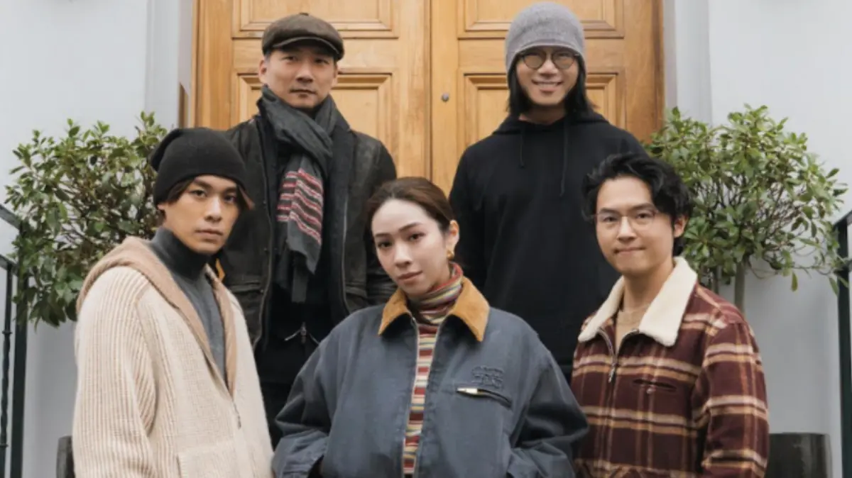 ▲告五人（如圖）睽違2年即將推出新專輯《我們就像那些要命的傻瓜》，攜手五月天石頭（後排左）、瑪莎（後排右）共同錄製新曲〈快樂的事記不起〉，瑪莎樂翻形容道：「每一團做音樂的方式，真的滿不一樣的，他們很享受玩音樂的樂趣！」石頭同樣也對告五人的音樂能量讚賞有加。（圖／相信音樂提供）