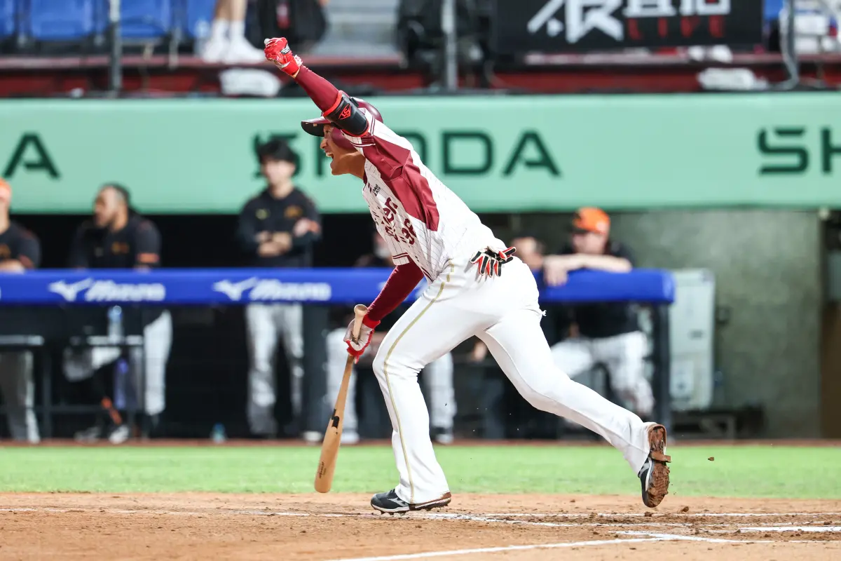 ▲樂天桃猿余德龍再見安打，助隊以2：1氣走統一獅。（圖／記者樂天桃猿提供）