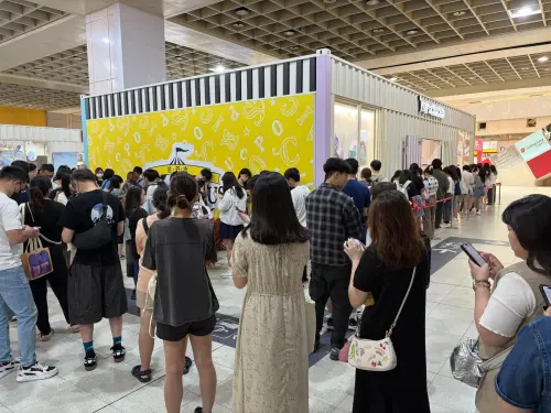 ▲吉伊卡哇三麗鷗今開搶,三麗鷗板橋大遠百出現排隊人潮。(圖/annahui227授權) ▲吉伊卡哇三麗鷗今開搶,三麗鷗板橋大遠百出現排隊人潮。(圖/annahui227授權)