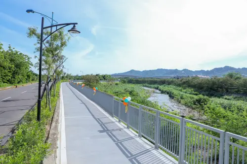 邁向百條 中市旱溪西路自行車道啟用 ▲旱溪西路自行車道正式啟用(圖/市政府提供2025.6.20)