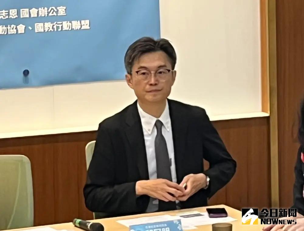 ▲亞東醫院院長邱冠明談及與恩師林芳郁的師生關係。（圖／記者張乃文攝）