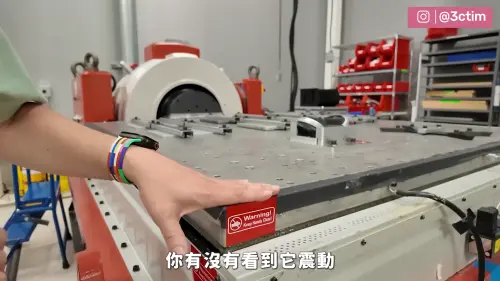 iPhone 防震測試。(圖/翻攝3cTim哥生活日常 YT) ▲iPhone 防震測試。(圖/翻攝3cTim哥生活日常 YT)