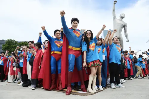 ▲馬尼拉舉行「超人大集結」的活動,為即將在下月初上映的最新《超人》電影製造話題。(圖/華納兄弟提供) ▲馬尼拉舉行「超人大集結」的活動,為即將在下月初上映的最新《超人》電影製造話題。(圖/華納兄弟提供)