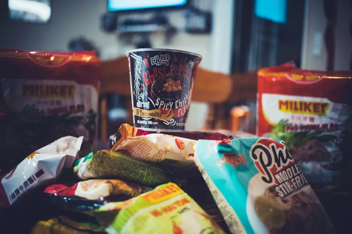 ▲家樂福公佈的上半年熱銷泡麵排行榜中，有一個隱藏名單是統一科學麵。（圖╱取自Pixabay）