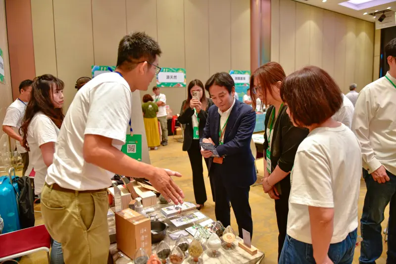 ▲本次活動邀請25家企業代表出席，與13組地方創生團隊進行交流，團隊分享農業創新、智慧生產養殖、循環經濟等永續商業模式與實務案例，現場媒合企業與地創團隊。（圖／信義房屋提供）