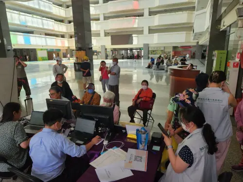 ▲左營區崇實安居受理申請到114年7月8日，除可線上申請外，也可於市府四維行政中心1樓諮詢，據瞭解已有1千餘件申請案。（圖／高市府都發局提供）