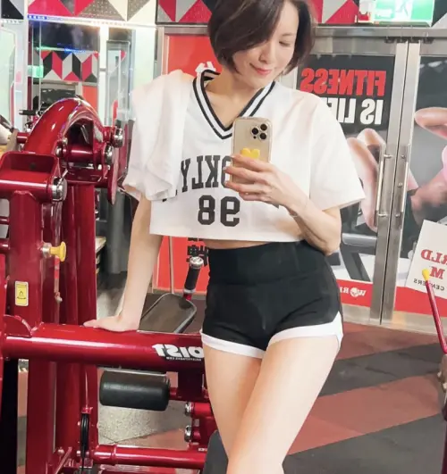 ▲林佳儀健身照曝光,纖腰長腿比例驚人。(圖/林佳儀 IG) ▲林佳儀健身照曝光,纖腰長腿比例驚人。(圖/林佳儀 IG)