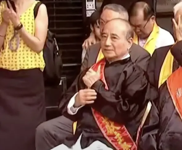 ▲前立法院長王金平今（21）日赴新北三重先嗇宮，參加「兩岸共祭人文始祖伏羲聖帝三獻大典｣，並和前總統馬英九隔空合體。（圖／翻攝畫面）