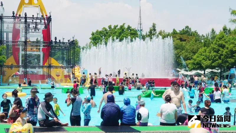 ▲天氣晴朗炎熱，中央氣象署已發布高溫特報，有連續出現36度高溫的機率。（圖／NOWnews攝影中心）