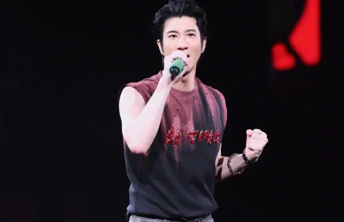 ▲王力宏有雙胞胎弟弟？李治廷登台神撞臉（圖／王力宏微博）