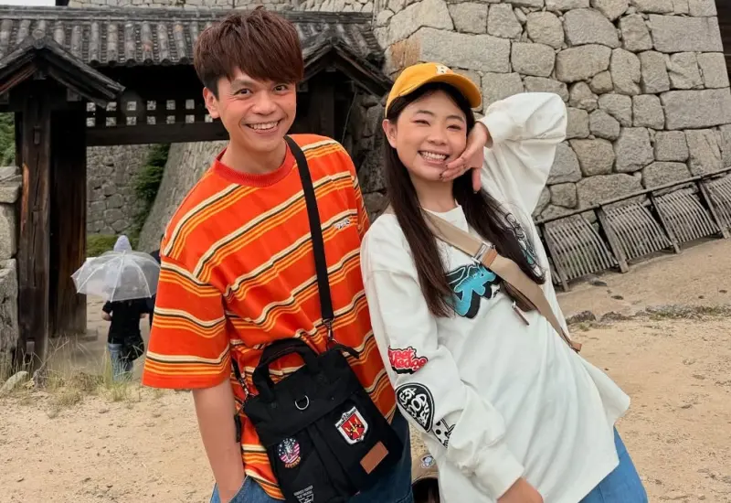 ▲蔡阿嘎（左）上傳一張與妻子二伯（右）的Line對話截圖，竟是二伯的性感辣照，讓蔡阿嘎嚇到急忙喊：我結紮了。（圖／二伯IG）