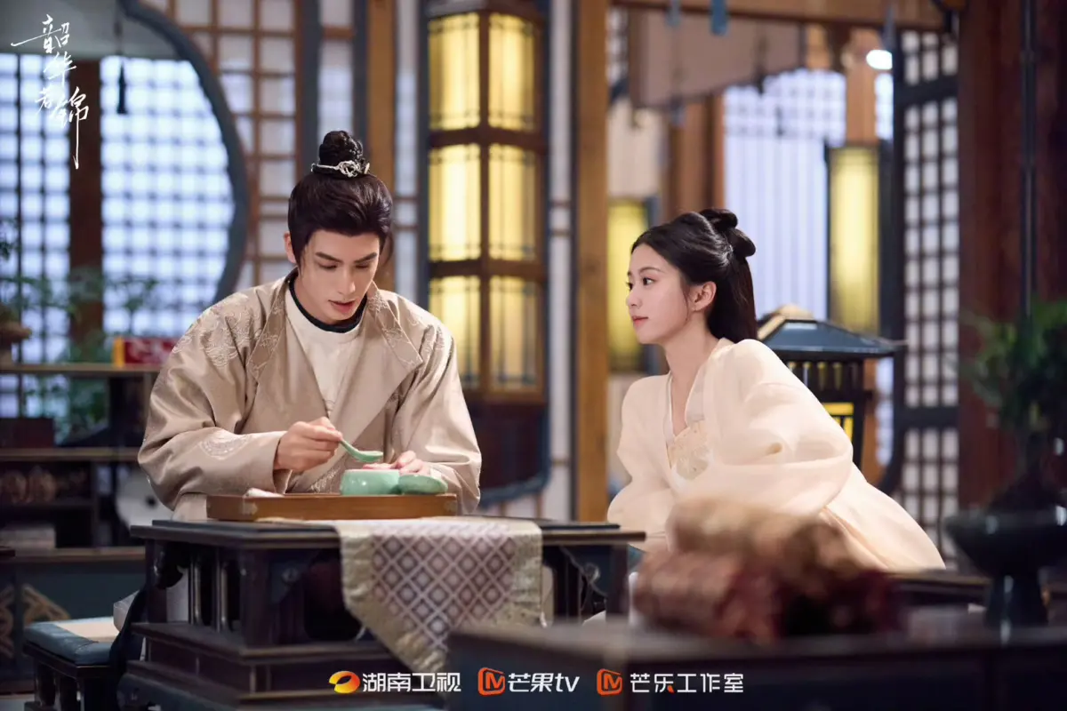 ▲《韶華若錦》由宋威龍（左）、包上恩（右）主演，先婚後愛的劇情，藏著4大雷點，被《臨江仙》、《折腰》夾殺，難以殺出重圍。（圖／翻攝自官方微博）