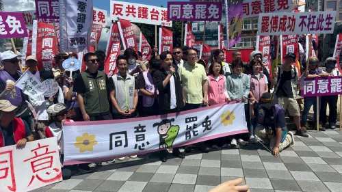 ▲林右昌前往花蓮參加由公民團體發起「守護花蓮，騎士出動」車掃行動。（圖／翻攝畫面）