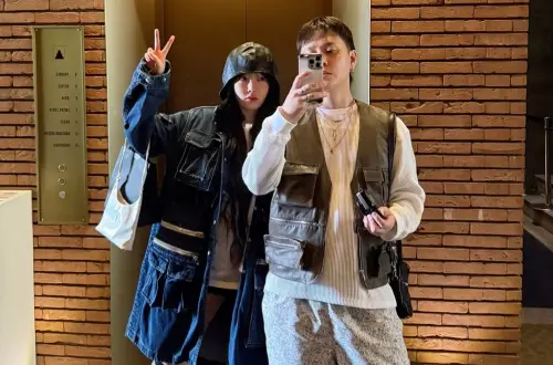 ▲不只周鶴年！龍俊亨自爆與泫雅結婚後被同公司要求賠10億，痛訴「是誰在違約？」。（圖／泫雅IG）