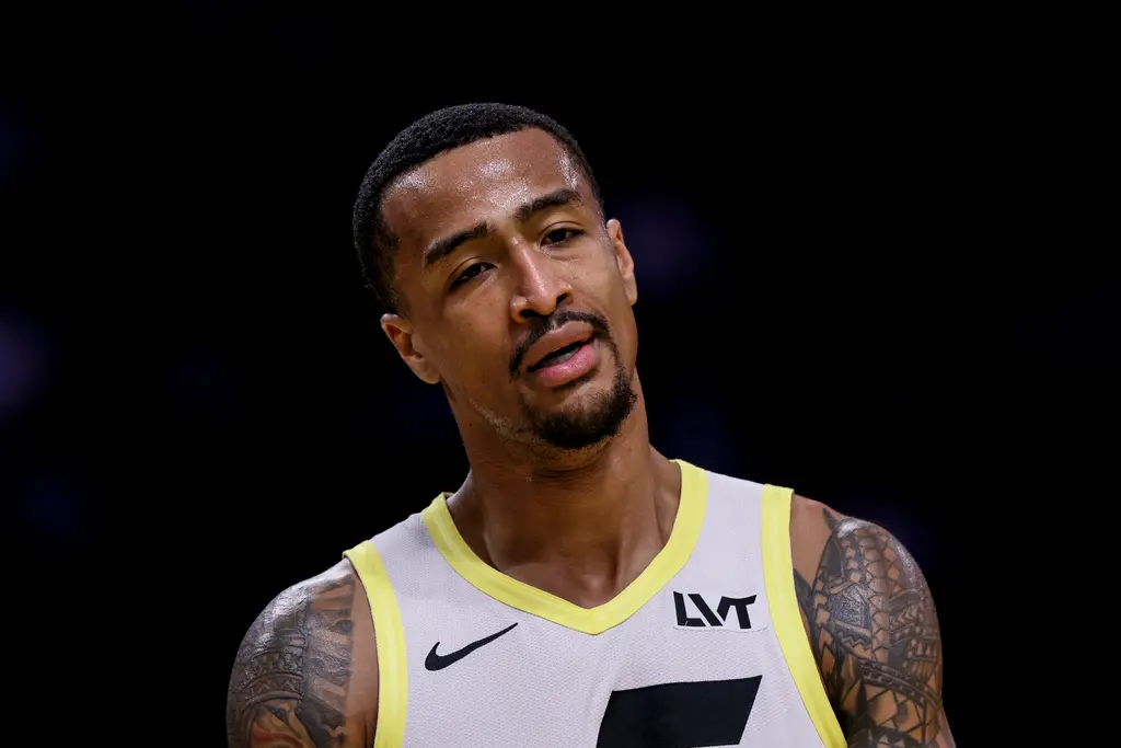 ▲自由市場即將揭幕，西區豪強已紛紛展開行動，準備補強陣容、應對激烈的軍備競賽。其中，洛杉磯湖人與金州勇士近期傳出，雙方都有意網羅猶他爵士的長人John Collins。（圖／美聯社／達志影像）