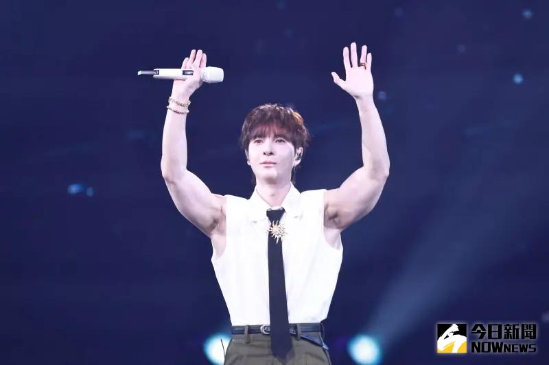 ▲陳勢安登上《2025 hito流行音樂獎》表演《走心的歌》之外，還不斷安利新單曲〈生日晚餐〉，以「生日當天被分手很帶賽」來介紹該歌。（圖／記者吳翊緁攝）