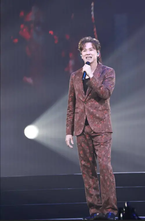 ▲李聖傑「情歌王」形象深入人心,表示為了在hito流行音樂獎才第一次站上台北小巨蛋,期待申請辦演唱會能通過。(圖/記者吳翊緁攝) ▲李聖傑「情歌王」形象深入人心,表示為了在hito流行音樂獎才第一次站上台北小巨蛋,期待申請辦演唱會能通過。(圖/記者吳翊緁攝)