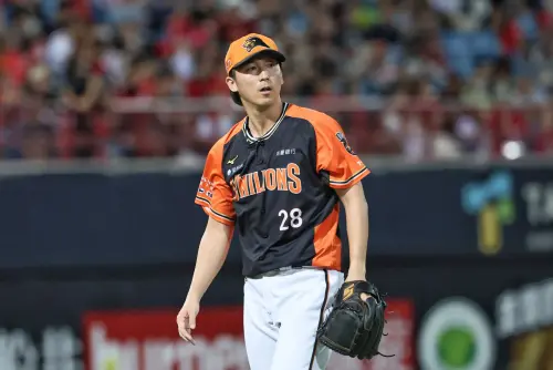 ▲統一獅本季牛棚不穩定，近期多半靠36歲日籍老將高塩將樹撐場。（圖／統一獅提供）