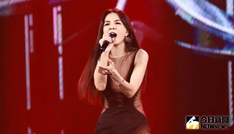 ▲Ella陳嘉樺在《2025 hito流行音樂獎》帶來S.H.E經典神曲《Super Star》，嗨翻小巨蛋1萬人。（圖／記者吳翊緁攝）