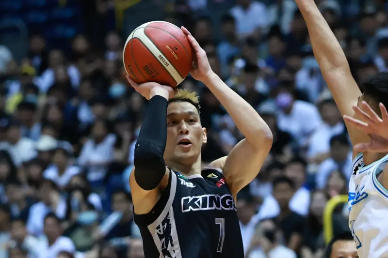 ▲新北國王南下挑戰高雄全家海神，今（21）日在高雄巨蛋展開TPBL總冠軍賽第三戰，國王歷經三節拉鋸後，在末節由林書豪挺身而出，個人獨拿14分，帶領國王在關鍵時刻掌握戰局，最終以104：99擊退地主高雄全家海神，系列賽中搶下2：1領先。（圖／國王提供）