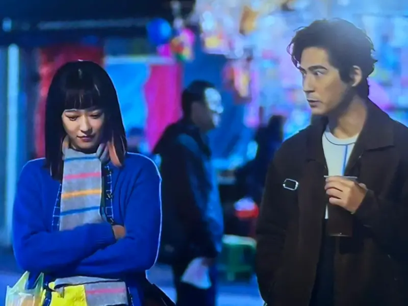 ▲周渝民（右）在《我們與惡的距離2》中曖昧孟耿如（左），一起買便當、聊天的畫面超甜，一想到後面是悲劇就讓觀眾心酸。（圖／翻攝自公視）