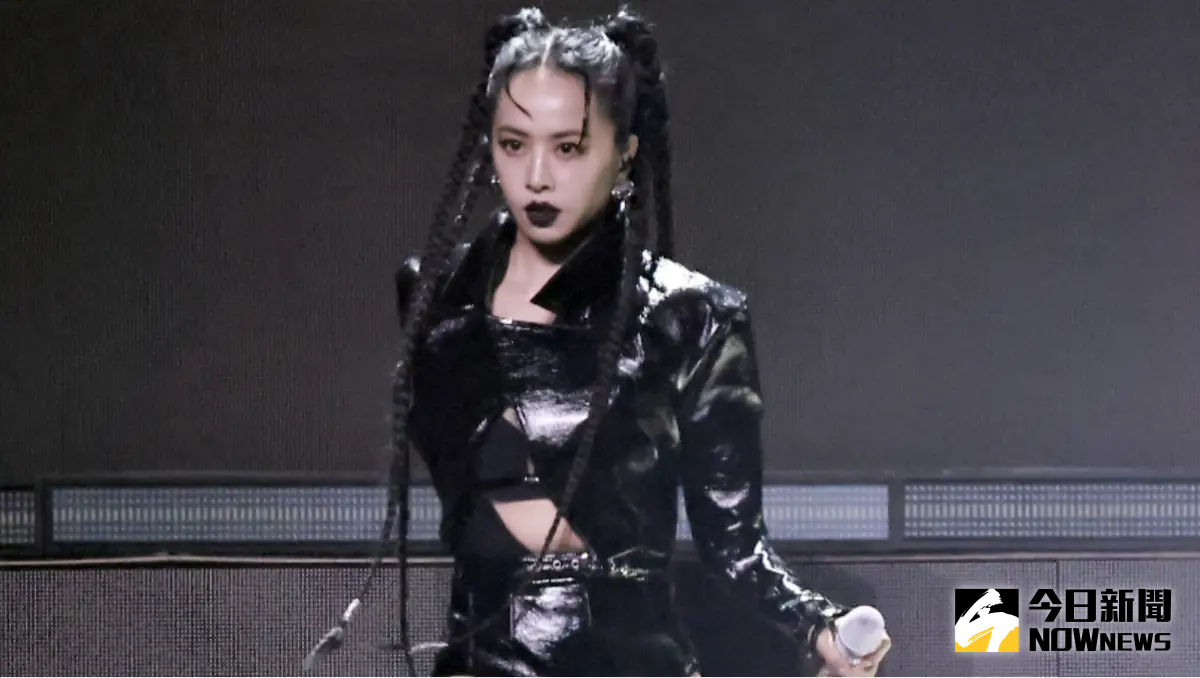 ▲蔡依林（如圖）擔任「2025 hito流行音樂獎」頒獎典禮壓軸表演嘉賓，演出結束後，典禮主持人宣布其將唱進大巨蛋消息，怎料晚間傳來更正消息，主辦方Hit Fm聯播網向《NOWnews今日新聞》澄清，「主持人一時口誤，演唱會訊息誤傳。」（圖／記者吳翊緁攝影）