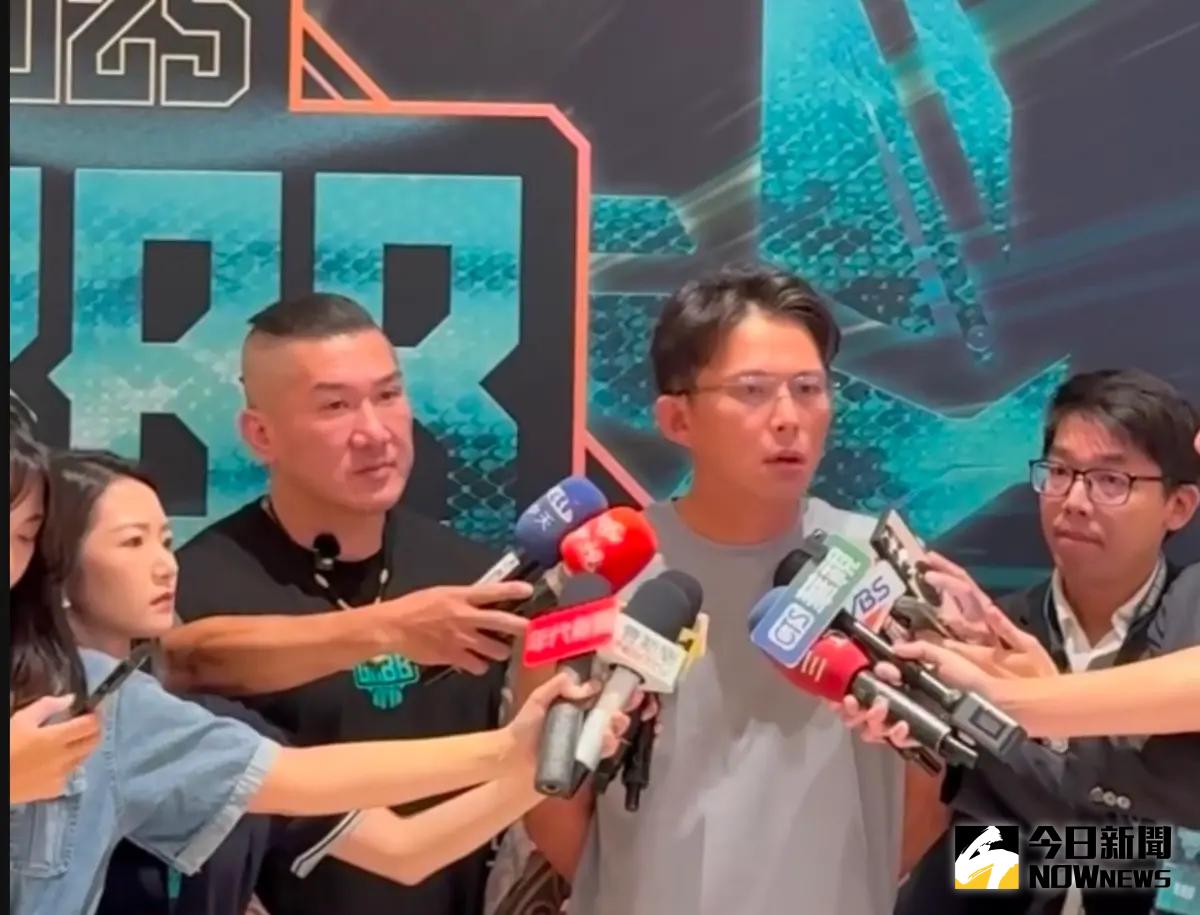 ▲黃國昌今出席館長健身房活動，他受訪時質疑，總統賴清德此刻提出「團結十講」，時機可議。（圖／記者林詠青攝，2025.06.22）