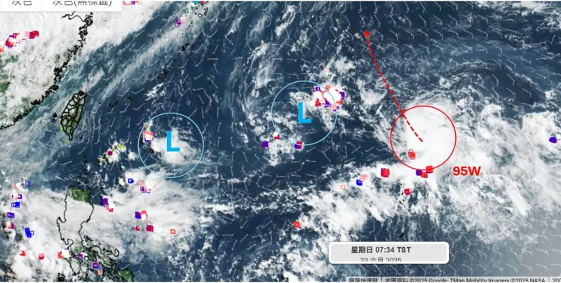 ▲近日在日本南方海面出現新的「熱帶擾動」，未來有發展成颱風的趨勢。（圖／天氣職人-吳聖宇臉書）