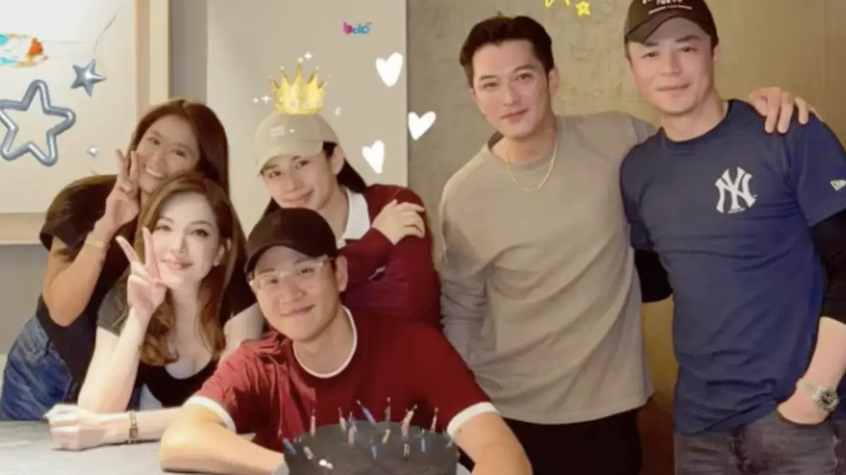 ▲許瑋甯（左2）近期傳出懷孕喜訊，本人尚未證實此訊，一舉一動備受關注的她，今（22）日稍早於社群曬出1張「神仙級合照」，同框霍建華、林心如及周興哲、趙岱新夫婦，3對演藝圈中的神仙眷侶掀起廣大討論。（圖／翻攝自許瑋甯IG）