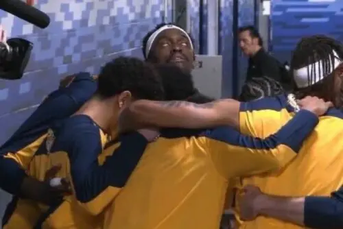 溜馬前鋒Pascal Siakam用在G6賽前通道中翻白眼、擺出如同WWE傳奇角色「送葬者」(The Undertaker)的影片,在社群媒體上瘋傳,甚至連《Bleacher Report》等主流媒體都大篇幅報導。 ▲溜馬前鋒Pascal Siakam用在G6賽前通道中翻白眼、擺出如同WWE傳奇角色「送葬者」(The Undertaker)的影片,在社群媒體上瘋傳,甚至連《Bleacher Report》等主流媒體都大篇幅報導。(圖/翻攝自YouTube)