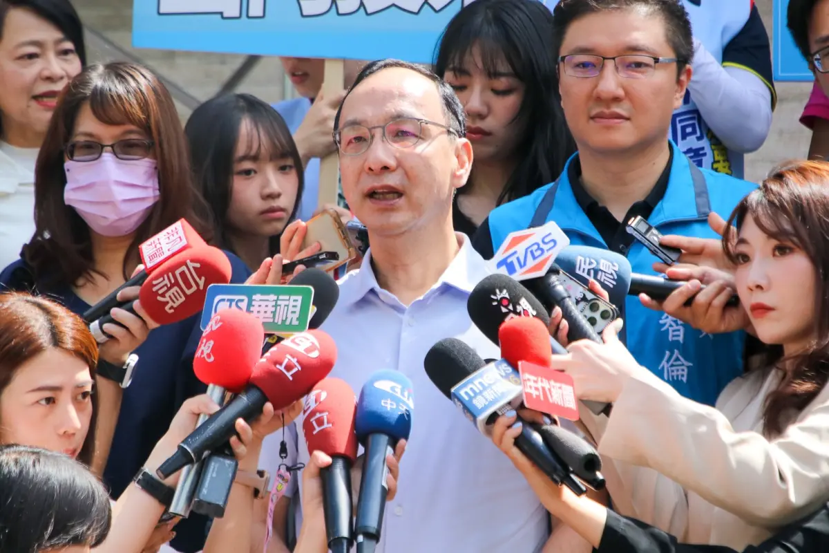 ▲面對網紅「館長」陳之漢表示，政治永遠有新人新做法，時間到就可以換了，國民黨主席朱立倫強調「現在全黨共識就是團結反罷免。」（圖／國民黨文傳會提供）