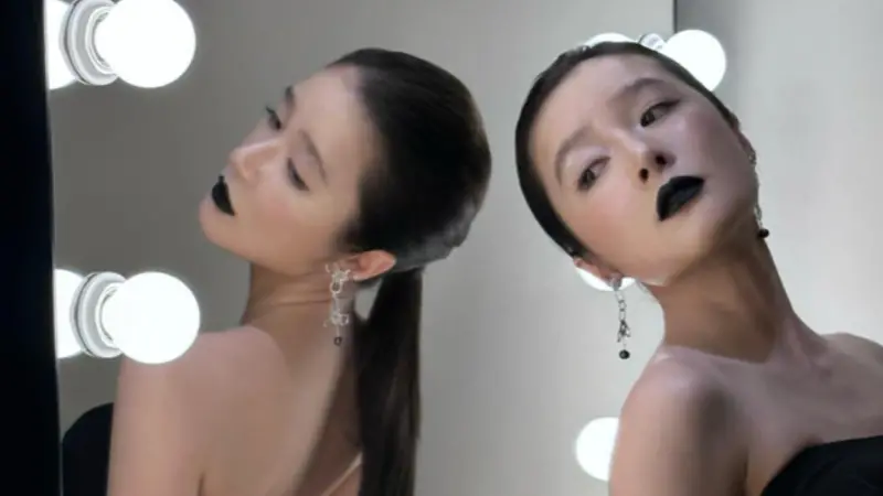 周星馳「兒子」穿低胸戰袍！魔鬼身材曝光　影迷看傻：小狄長大了