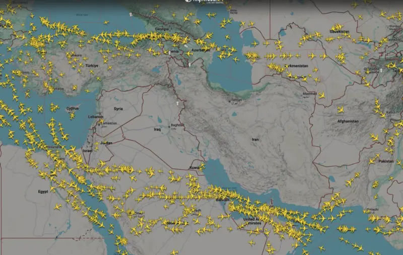 ▲飛航追蹤平台FlightRadar24可見，在美國空襲伊朗後，伊朗、伊拉克、敘利亞與以色列上空幾乎沒有任何商業航班。（圖／翻攝自FlightRadar24）